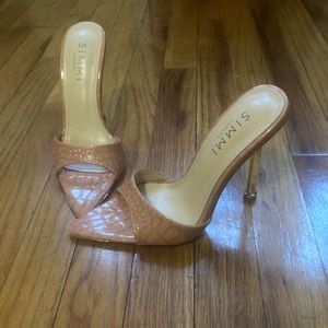 Super sexy nude snakeskin pointy mule sandal with gold heel